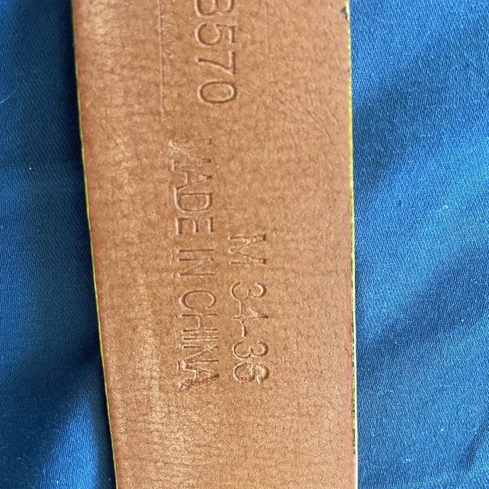 Yellow leather belt - Picture 2 of 4